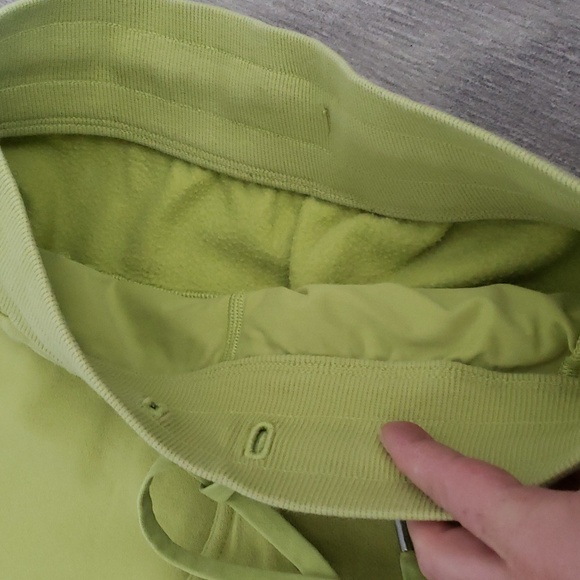 Lululemon line green scuba johgers size 4 - Picture 5 of 11